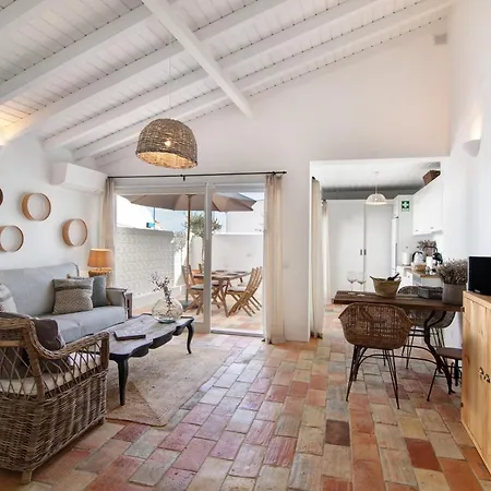 Casa De 1 *